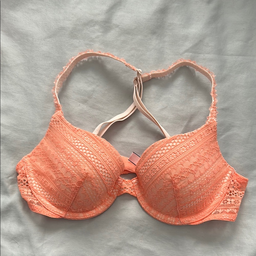 NWT Victoria’s Secret Lace Coral Bra